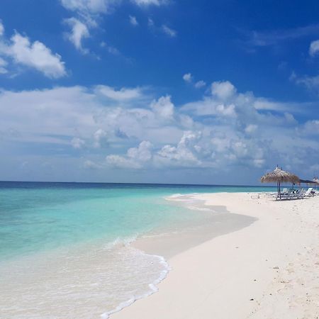Ukulhas Villa Oceanview Hotel & Spa Exterior foto