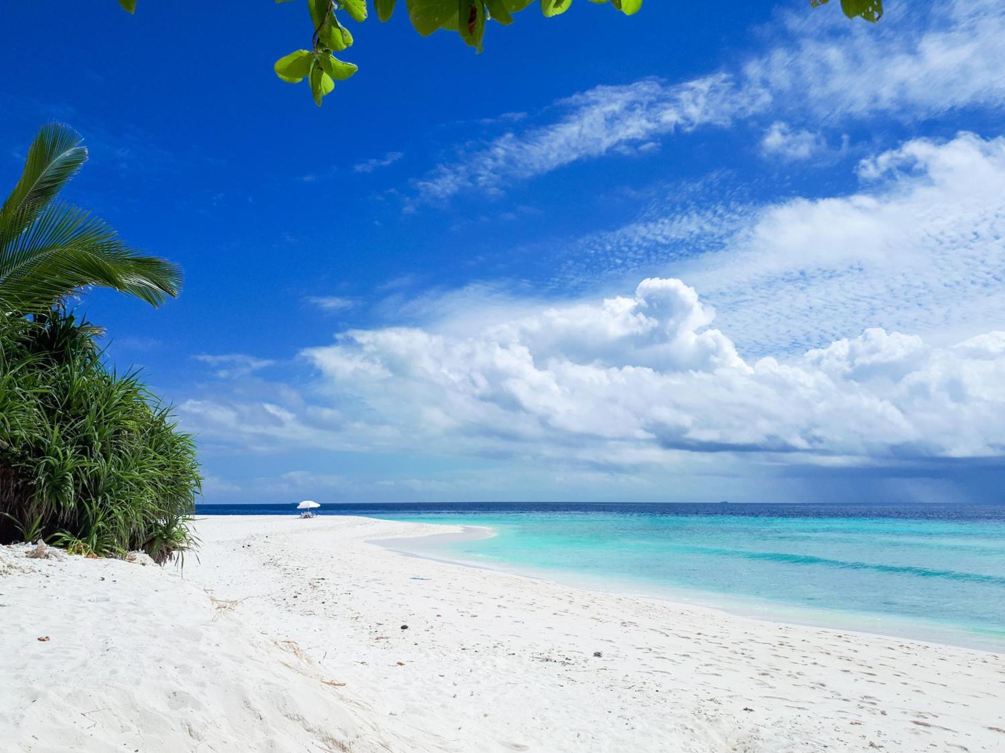 Ukulhas Villa Oceanview Hotel & Spa Exterior foto