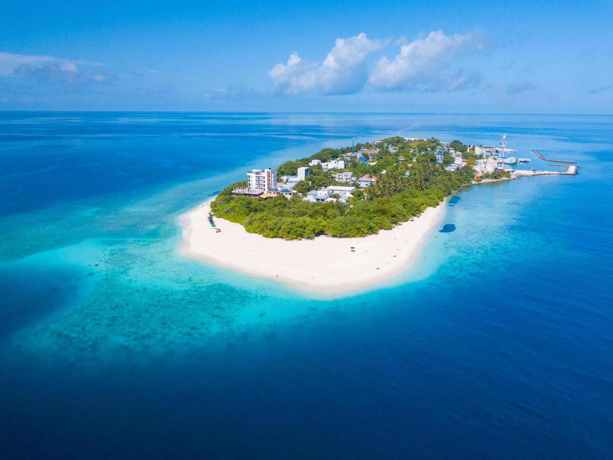 Ukulhas Villa Oceanview Hotel & Spa Exterior foto