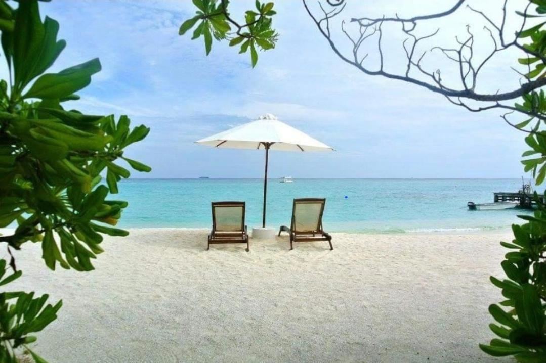 Ukulhas Villa Oceanview Hotel & Spa Exterior foto